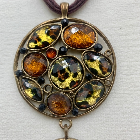 Animal/Leopard gold tone multi stone tear drop statement necklace on brown cord - Picture 14 of 15